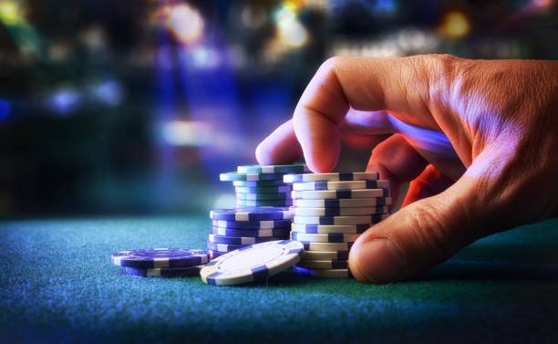 Live Baccarat table on m777 with dealer and real-time statistics